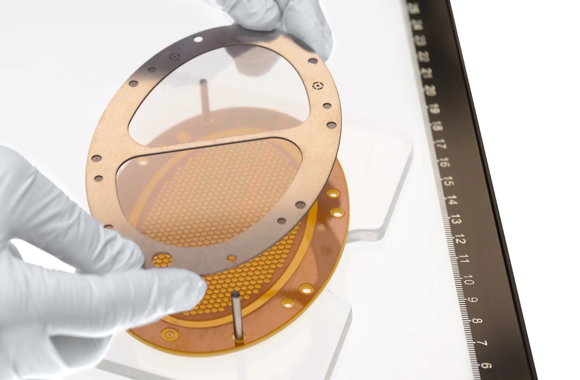 静電型ヘッドフォン技術の限界を押し広げる第二世代ドライバーを…