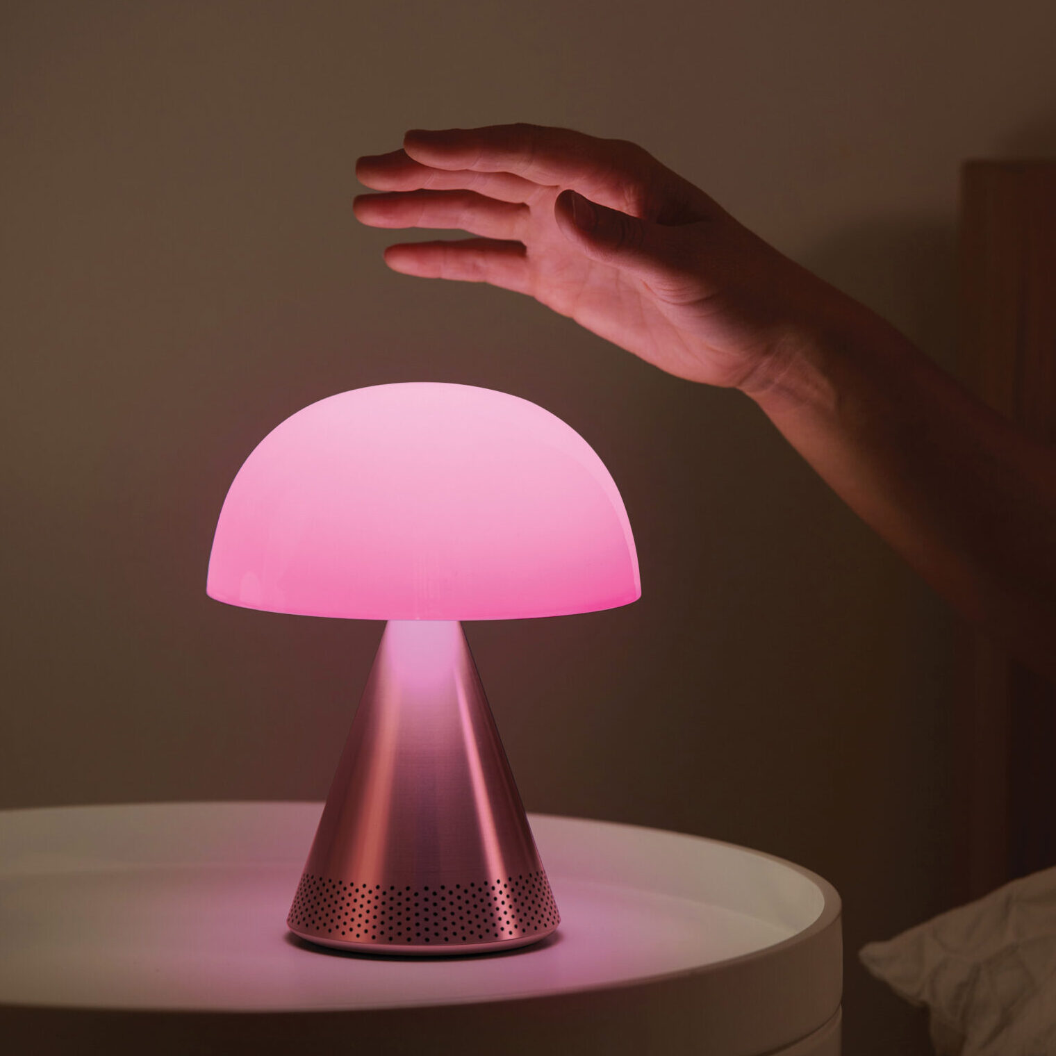 完璧な空間を演出 9色のアンビエントカラーで気分に合わせて光&hellip;