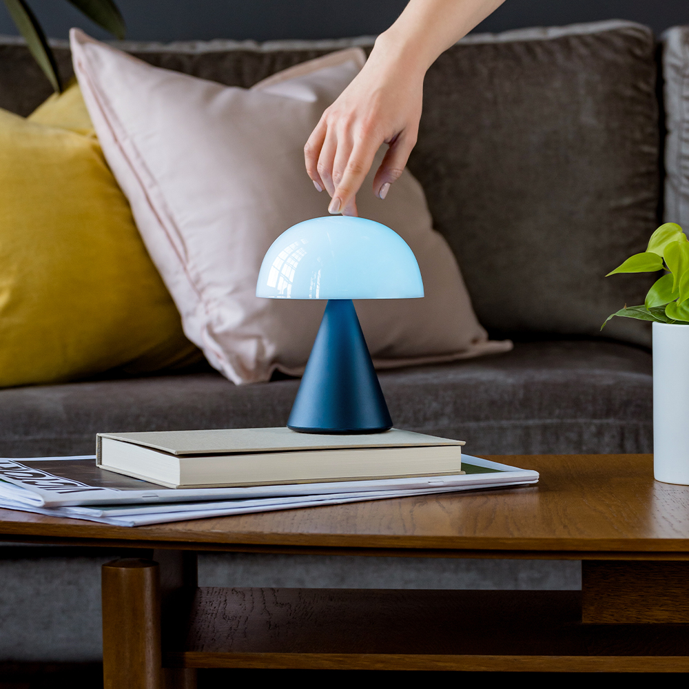 象徴的なデザイン 洗練されたアルミニウム製の台座で、どんな空&hellip;