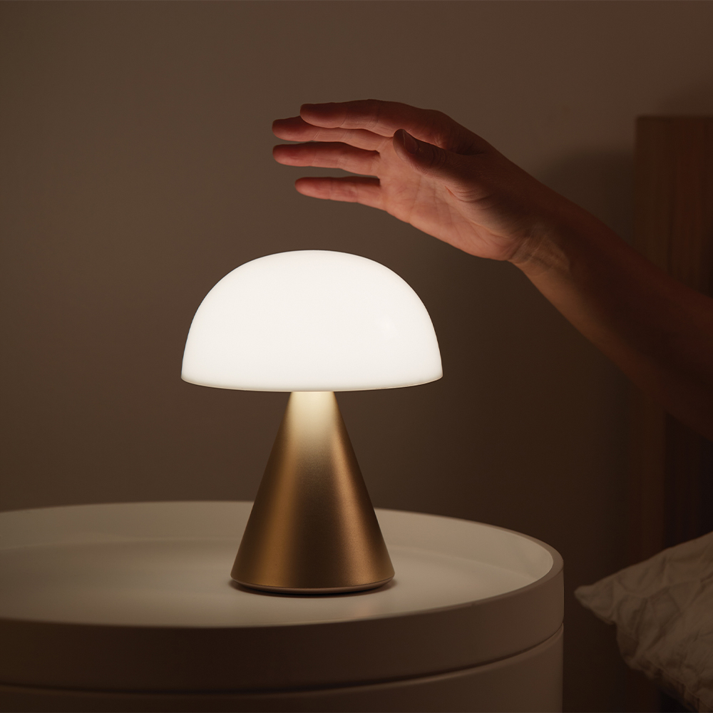 ムードを彩る色 9色の鮮やかなLEDカラーを備え、どんな場所&hellip;