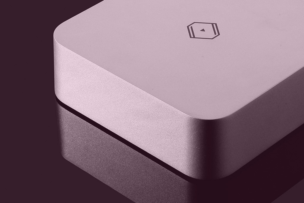 堅牢な筐体 厚さ8mmのアルミニウム合金筐体により、高いシー…