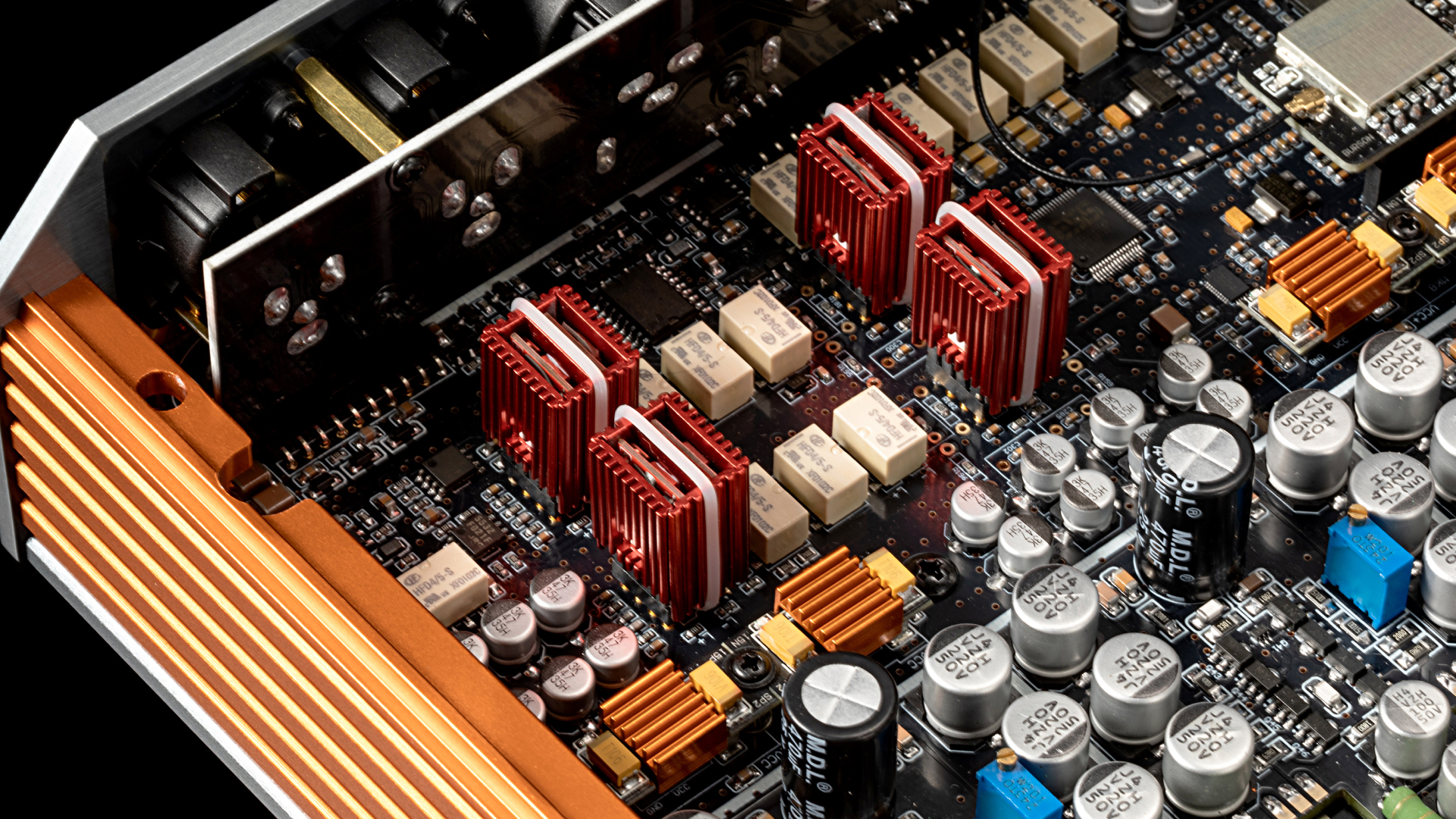 自社開発のディスクリート・オペアンプV7 Vividを採用 &hellip;