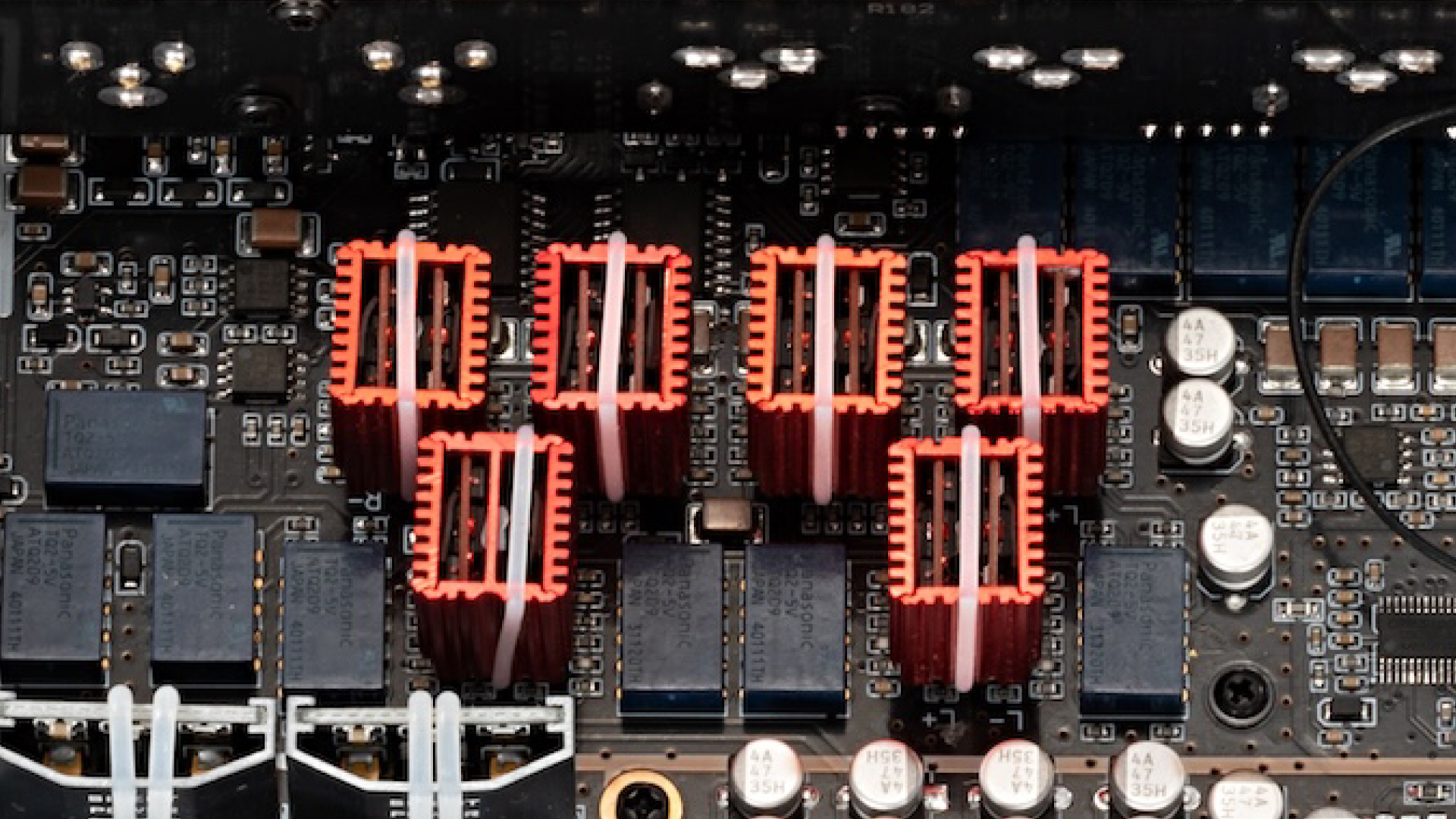 自社開発のディスクリート・オペアンプV7 Vividを採用 &hellip;