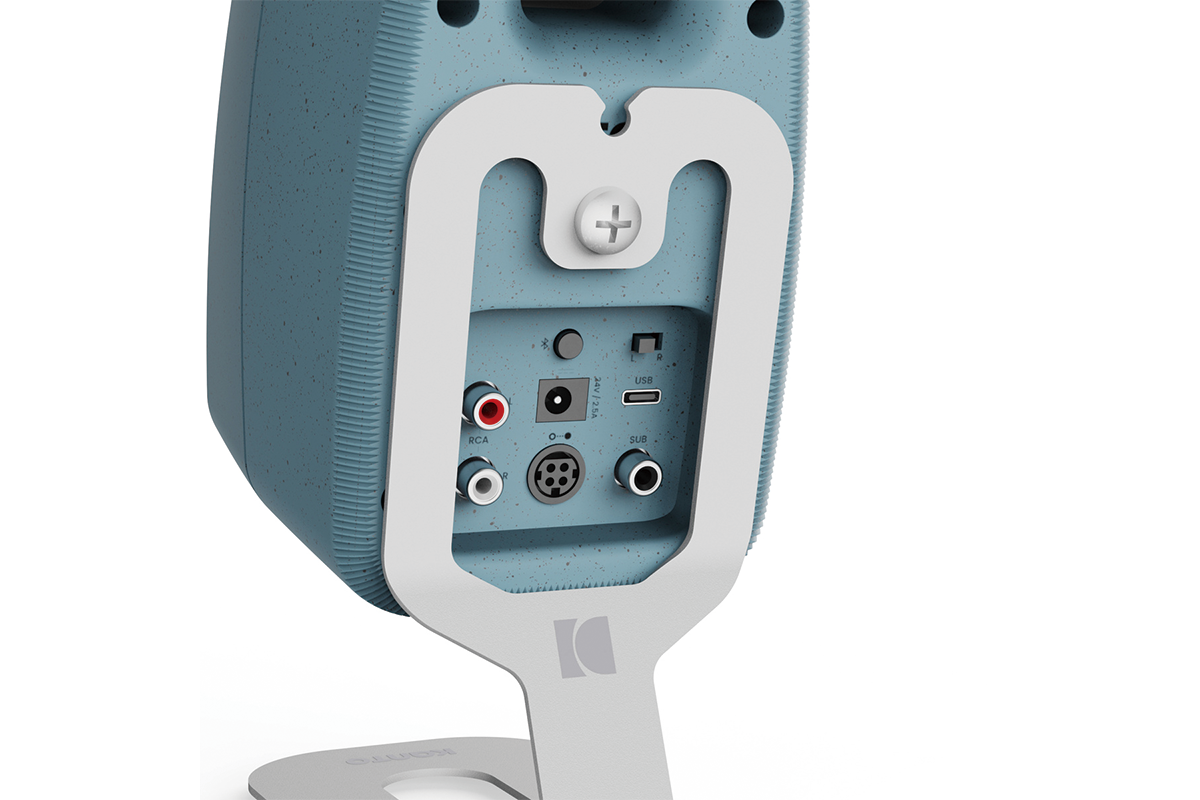 上向きの傾斜 13°の上向き傾斜により、音を直接リスナーの耳&hellip;