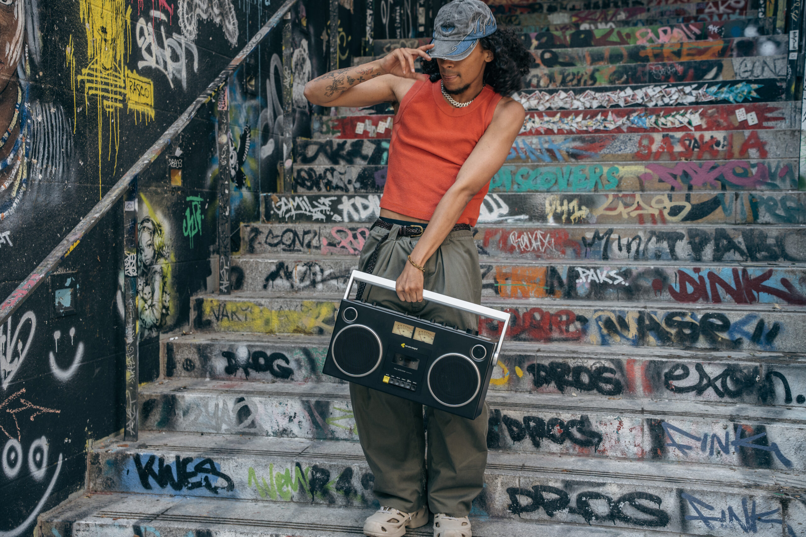 視線を奪うネオレトロデザインのブームボックス GB-001は&hellip;